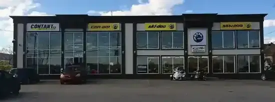 Une concession Contant.ca avec les bannières Can-Am, Ski-Doo et Sea-Doo