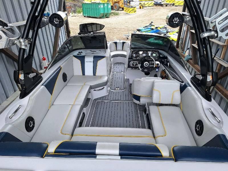 2011 Correct Craft Super Air Nautique Team 210 — photo 7