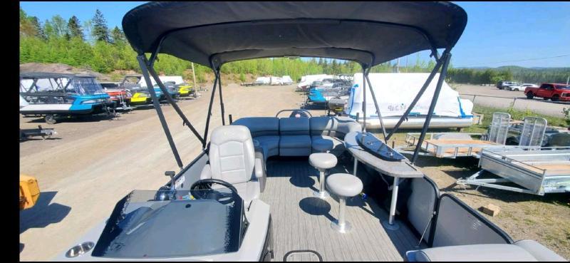2021 Manitou (Triton) OASIS 23 avec MERCURY 150 — photo 2