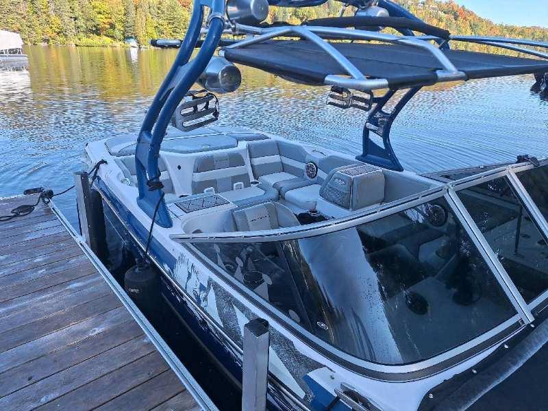 2009 Correct Craft Air Nautique 220 Team Edition — photo 3