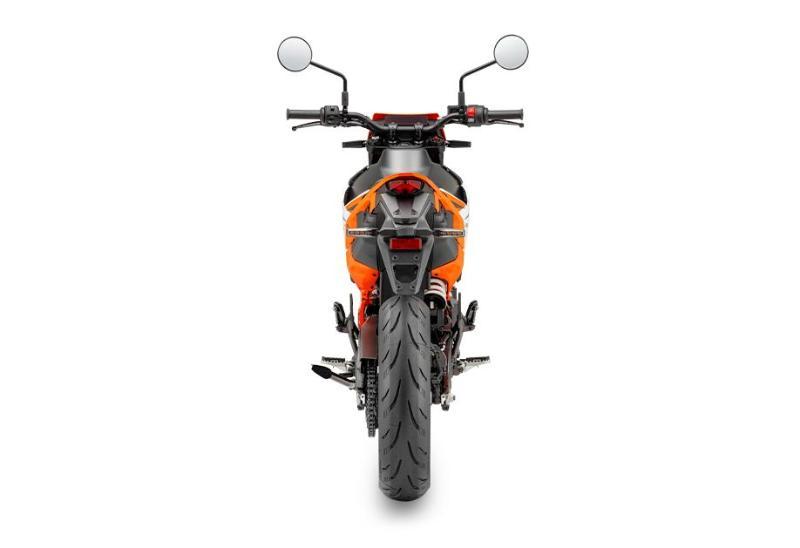 2026 KTM 390 SMC R — photo 2