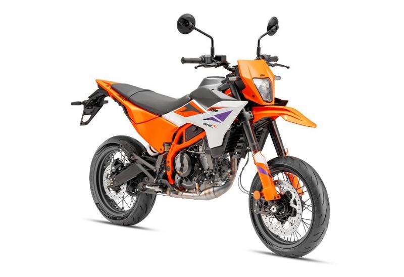2026 KTM 390 SMC R — photo 5