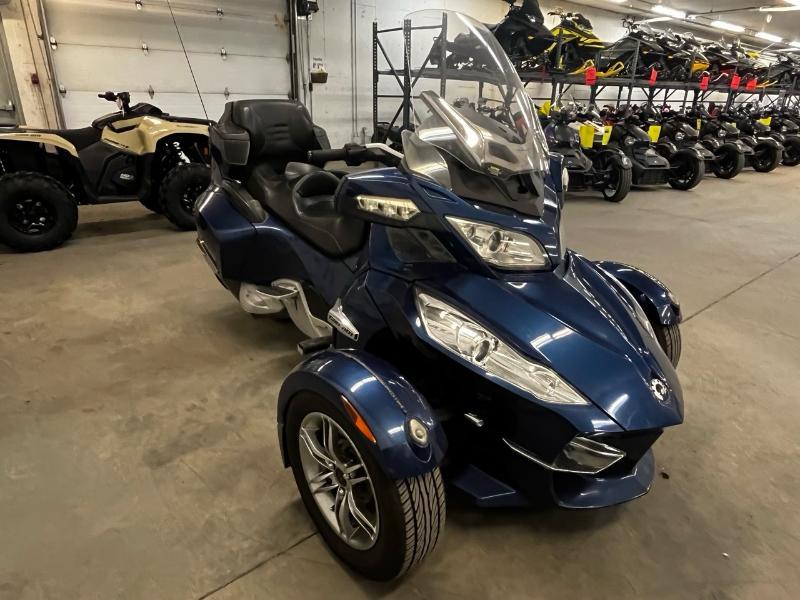 2011 Can-Am Spyder RT-S (SE5) — photo 4