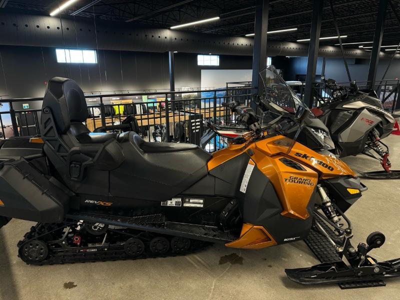2017 Ski-Doo Grand Touring SE 900 ACE — photo 5