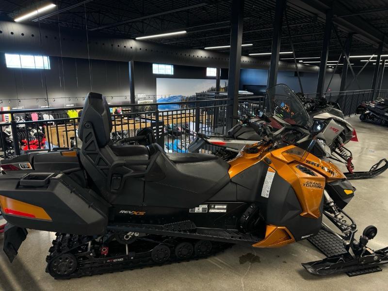 2017 Ski-Doo Grand Touring SE 900 ACE — photo 6