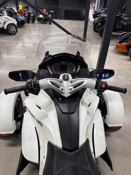 2014 Can-Am Spyder ST — photo 5