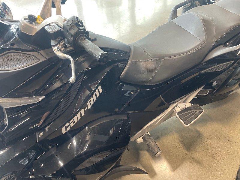 2013 Can-Am Spyder ST (SM5) — photo 6