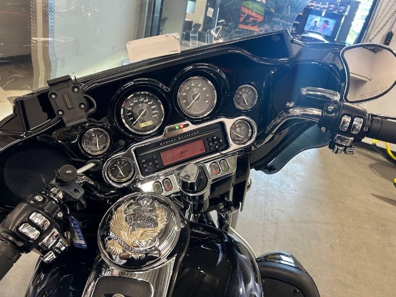 2011 Harley-Davidson FLHTK Ultra Limited — photo 3